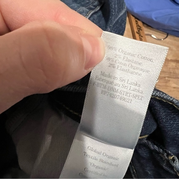 Everlane The Cheeky Split-Hem Jean - Picture 13 of 14